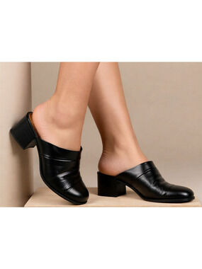 VTG Etienne Aigner Black LEATHER Open Back Mules Clogs MULES MAGIC 8